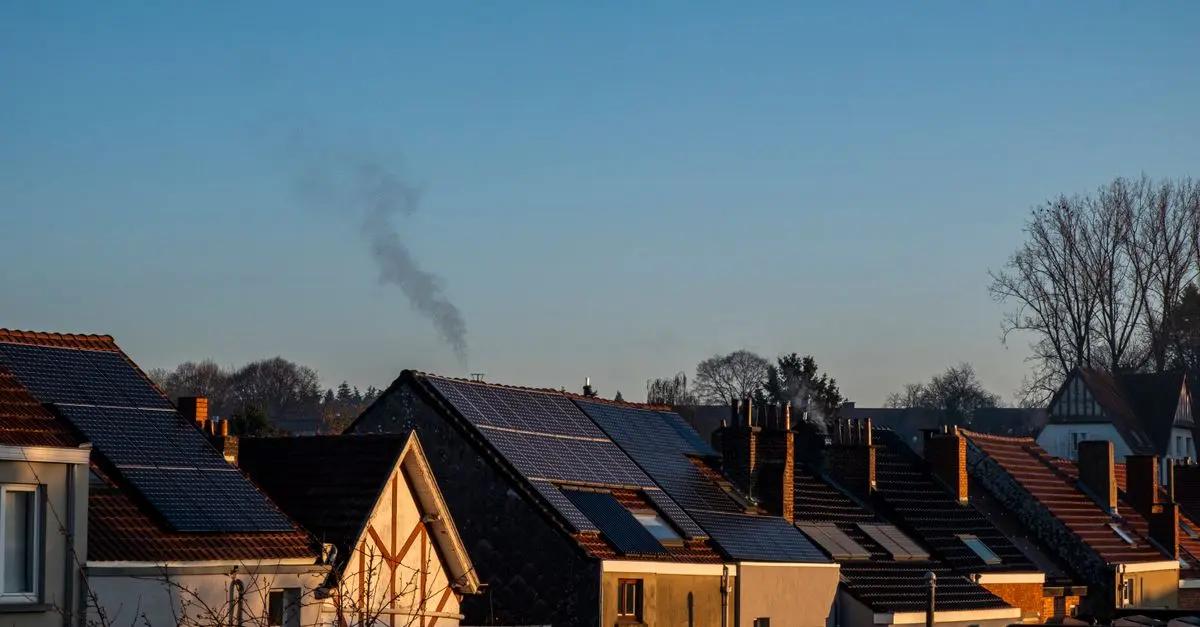 Come Risparmiare sui Costi di Luce e Gas: 10 Consigli Utili
