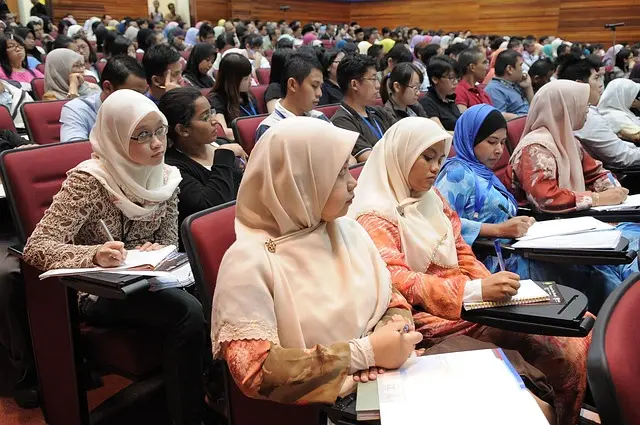 Come Risparmiare sulle Spese Universitarie: 10 Consigli Pratici
