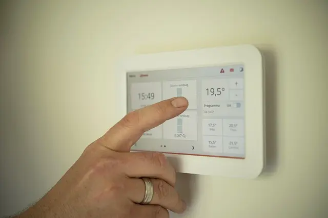 Come Risparmiare Sui Costi Energetici in Casa: 10 Strategie Efficaci