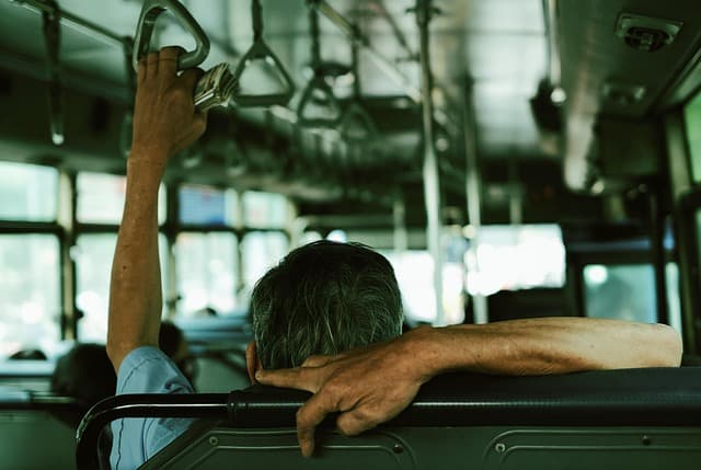 Come Risparmiare sui Trasporti Pubblici: 10 Consigli Utili
