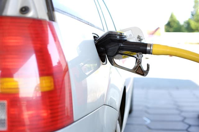 10 Consigli per Risparmiare sul Carburante